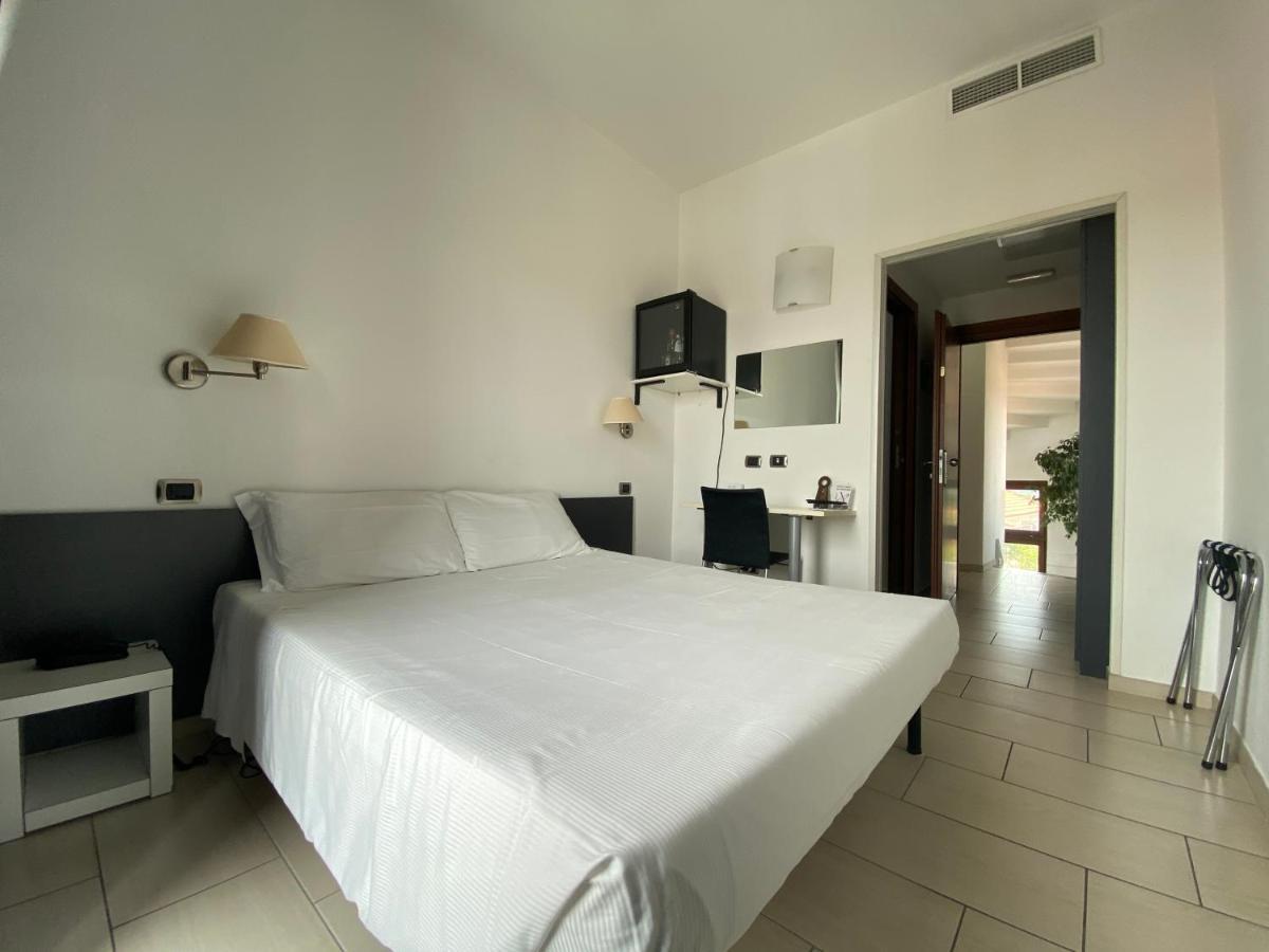 Hotel La Locanda Cadrezzate Exterior photo